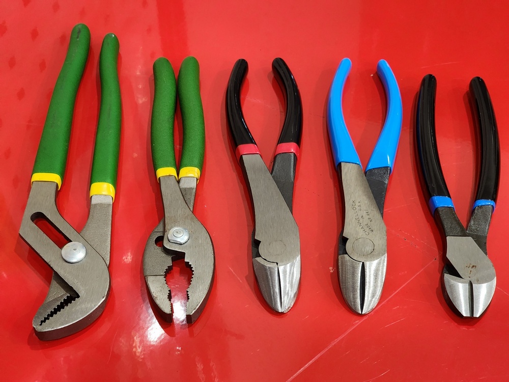 Groove join pliers